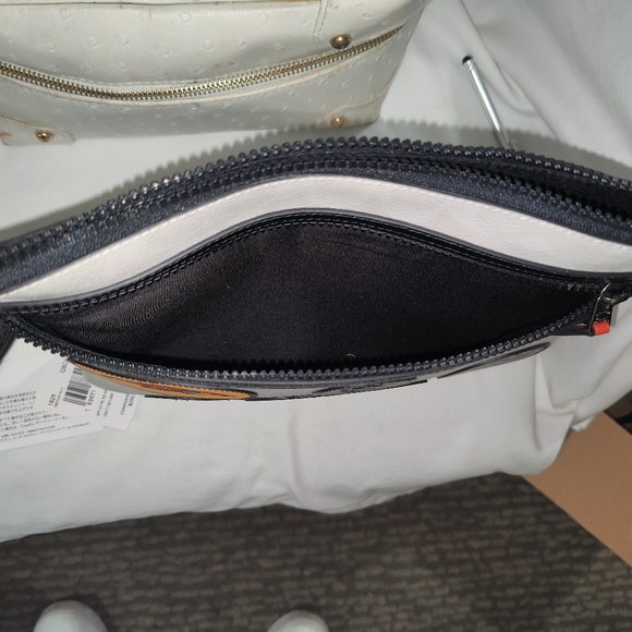 NWT COACH 1829 Marvel Signature Patches LG Pouch - Picture 10 of 15